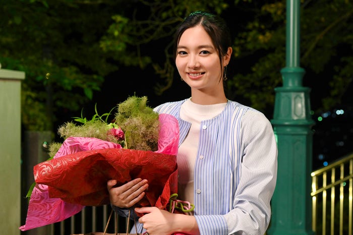 新川優愛(C)読売テレビ