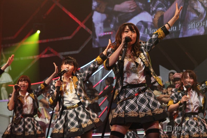 「ヘビーローテーション」／（C）AKS