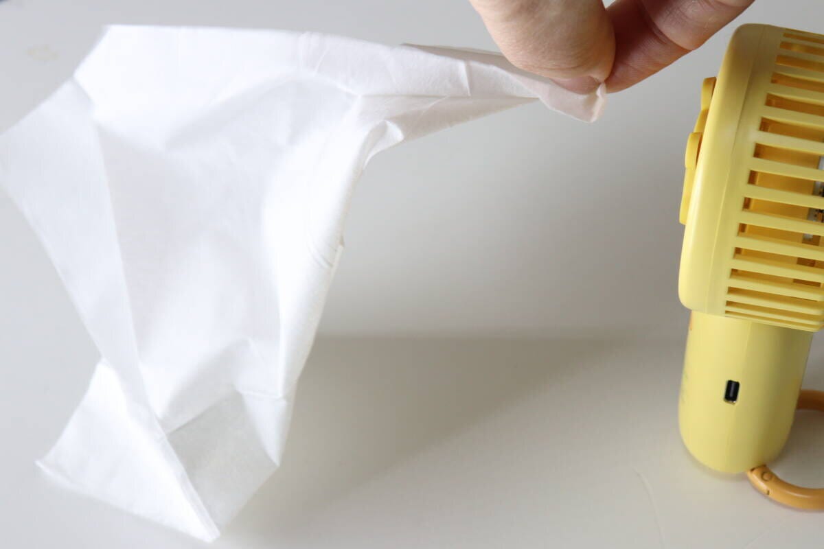 ダイソー ミニ扇風機、充電式、クリップスタンド付(くまのプーさん) ダイソーのミニ扇風機、充電式、クリップスタンド付(くまのプーさん)の風力