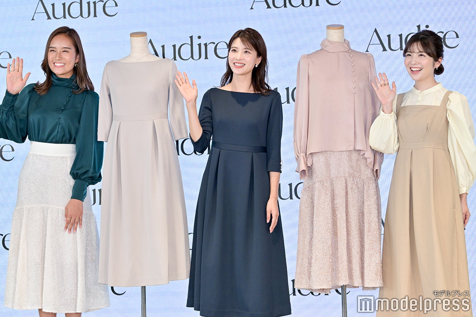 （左から）忽滑谷こころアナウンサー、郡司恭子アナウンサー、佐藤真知子アナウンサー （C）モデルプレス