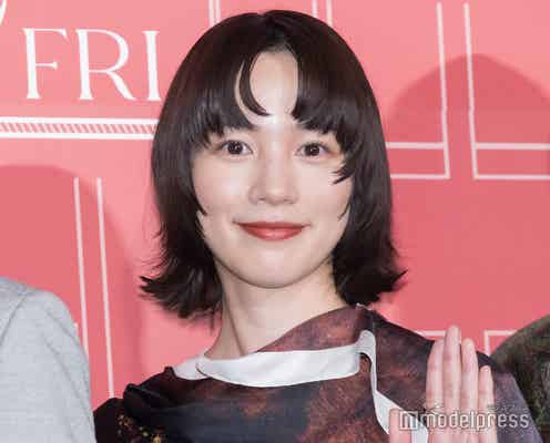 のん、ミニ丈で美脚披露「テレ東音楽祭」オフショットに絶賛の声続々