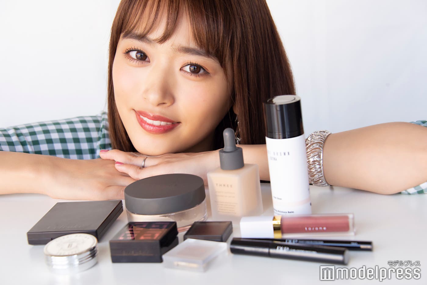 オレンジを効かせた“愛され顔”が完成/近藤千尋(C)モデルプレス