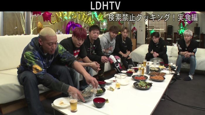 GENERATIONSチャンネル「検索禁止クッキング!実食編」より(画像提供:LDH JAPAN)