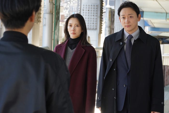 波瑠、山本耕史「アイシー~瞬間記憶捜査・柊班~」第1話(C)フジテレビ