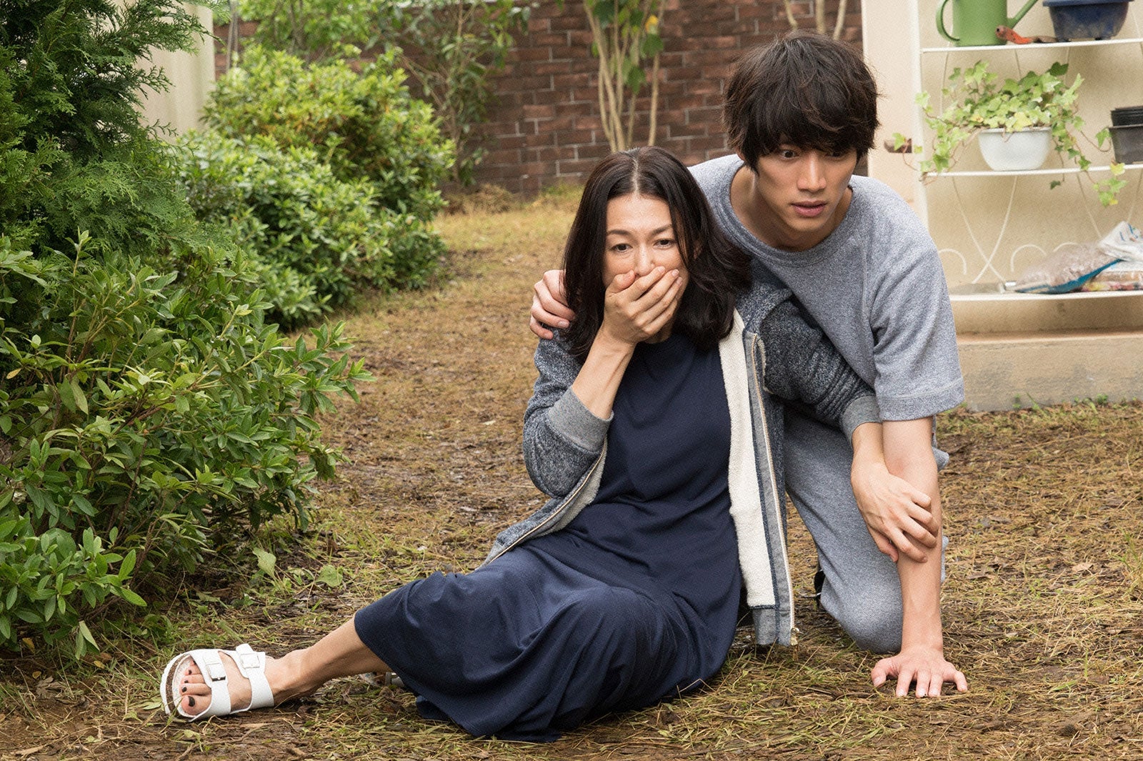 鈴木保奈美、福士蒼汰／「愛してたって、秘密はある。」第2話より（画像提供：日本テレビ）