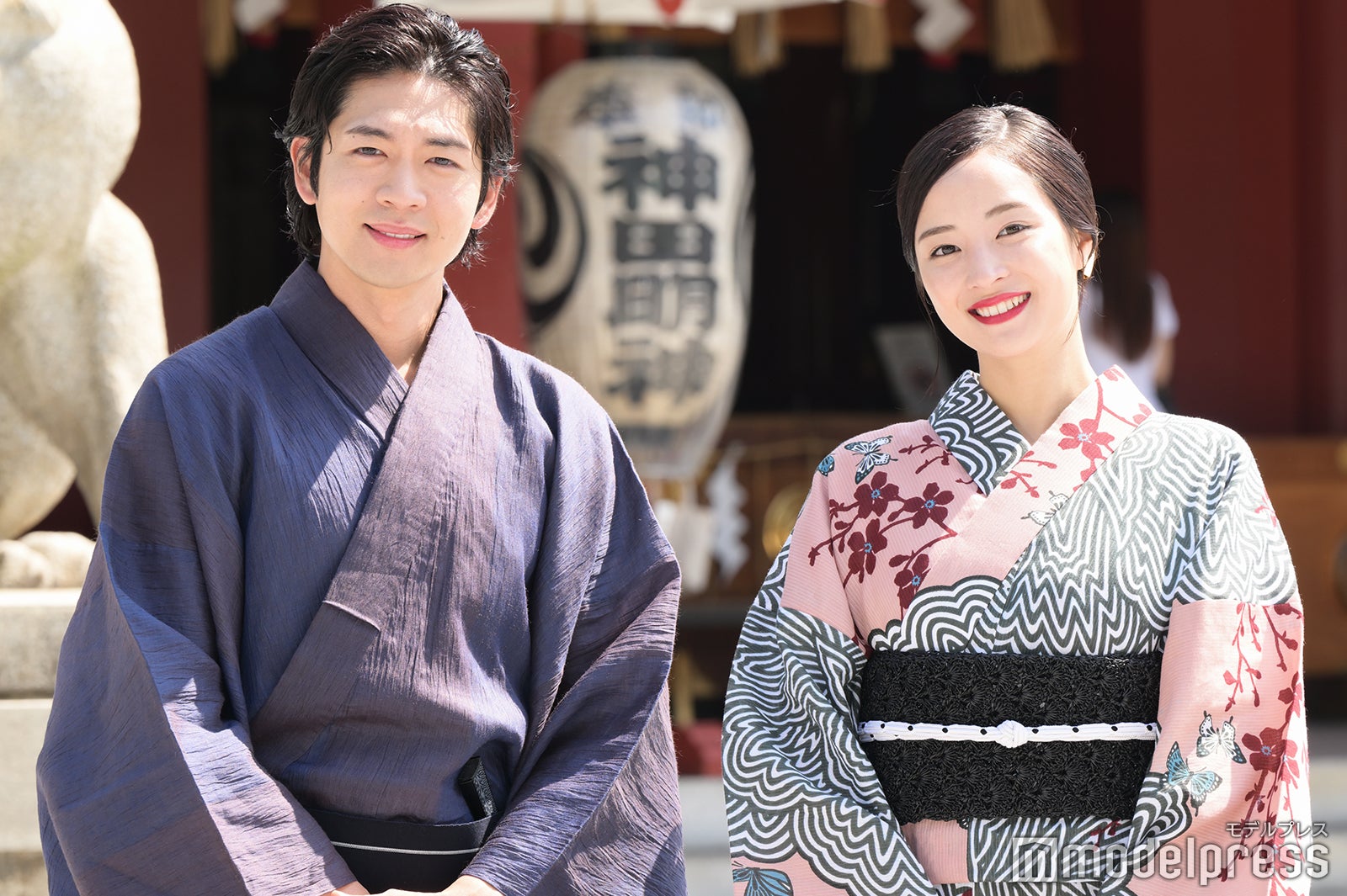 広瀬すず＆松下洸平、浴衣姿で登場 報道陣通じて食事の誘い【遠い山なみの光】