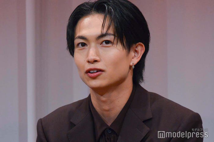 綱啓永(C)モデルプレス