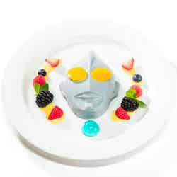 ウルトラマンのプディング アングレーズソース仕立て(C)TSUBURAYA PROD.