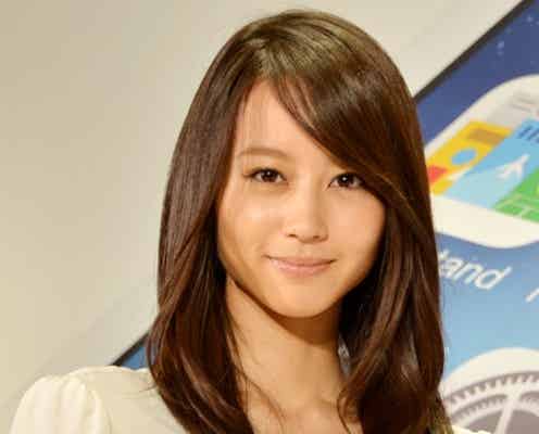 堀北真希が握手でお出迎え ドコモ「iPhone」発売記念セレモニーに登場