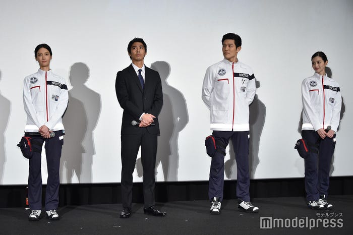 菜々緒、賀来賢人、鈴木亮平、中条あやみ(C)モデルプレス