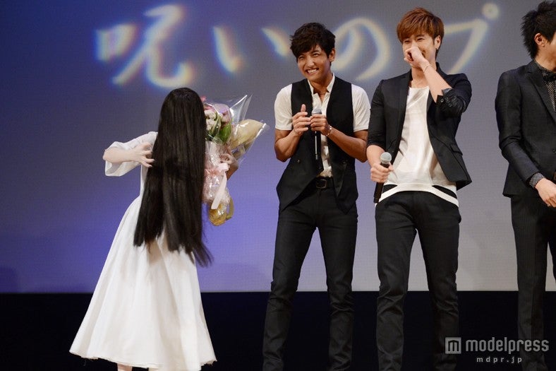 東方神起（左から）チャンミン、ユンホ