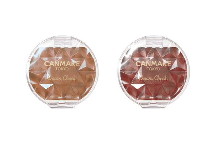 (左から)「クリームチーク19 シナモンミルクティー」「同20 ビターチョコレート」<すべて限定色> (画像提供:株式会社井田ラボラトリーズ)