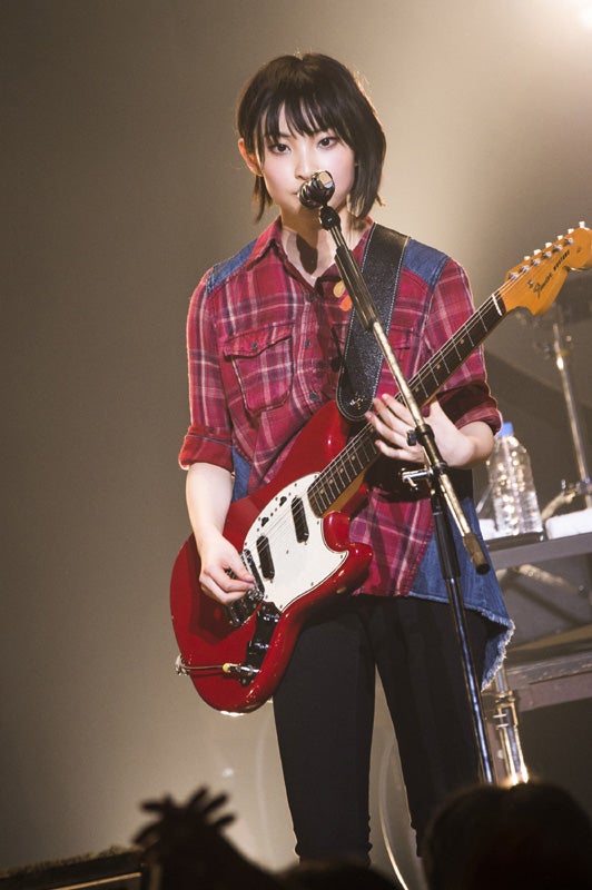 家入レオ 歳の誕生日に一夜限りのワンマンライブ開催 2500人でお祝い モデルプレス