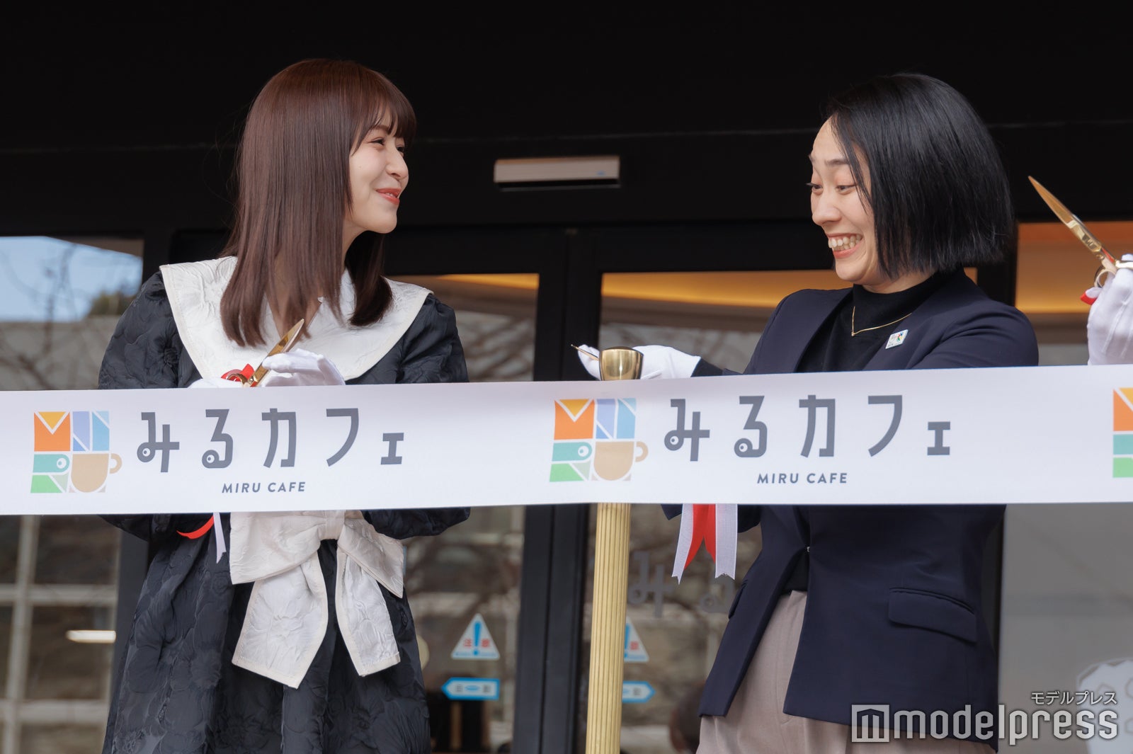 長濱ねる、川俣郁美氏（C）モデルプレス