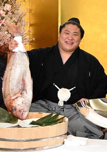 若隆景 Vの裏に予行練習！？「5日目に妻がタイを…」 兄・若元春を優勝パレード旗手に指名した理由も明かす