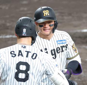 阪神・森下 自身初の聖地2桁弾 佐藤輝追走41打席ぶり32号 「軌道は頭にはあった」難敵・尾形の初球カーブ撃ち