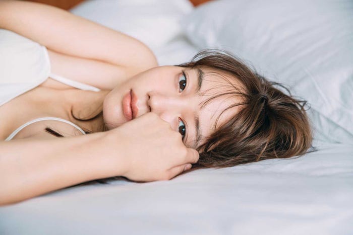 撮影=三瓶康友/『NANAMI写真集blow』(講談社)