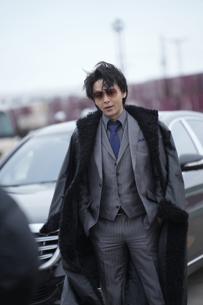 中村倫也(C)2026「BYE BYE LOVE 探偵はBARにいる」製作委員会