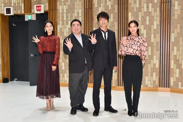 早川聖来、塚地武雅、寺脇康文、山口乃々華(C)モデルプレス