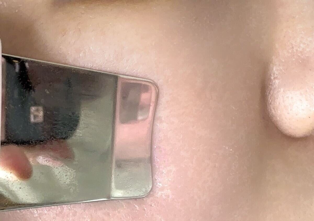 ダイソー　ウォーターピーリング美顔器　リフトアップモード