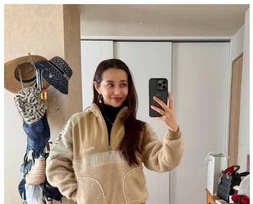 窪塚洋介の妻PINKY、美背中披露 アロママッサージ中の写真に反響「セクシー」「肌綺麗」の声