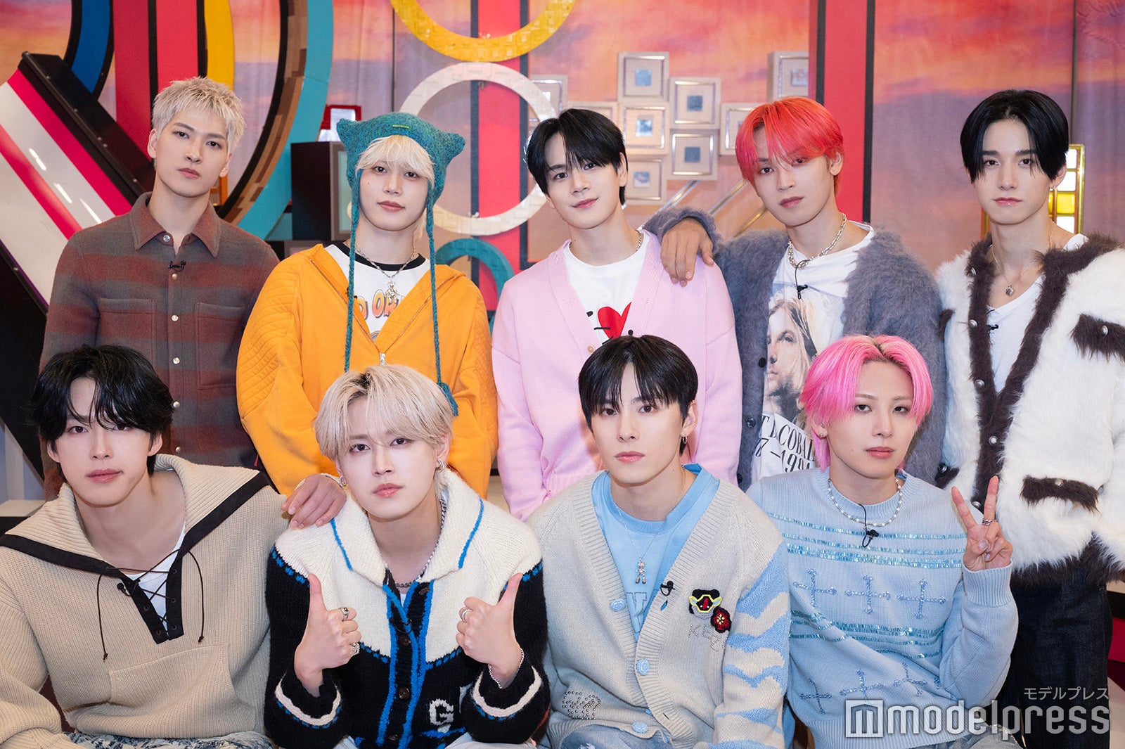 JO1（上段左から時計回りに）金城碧海、木全翔也、豆原一成、與那城奨、佐藤景瑚、川尻蓮、川西拓実、白岩瑠姫、河野純喜（C）モデルプレス