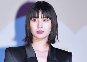 ラグビー・稲垣啓太の「激細ショット」モデル妻が公開「シュッとしたね」ファンに結婚記念日を報告