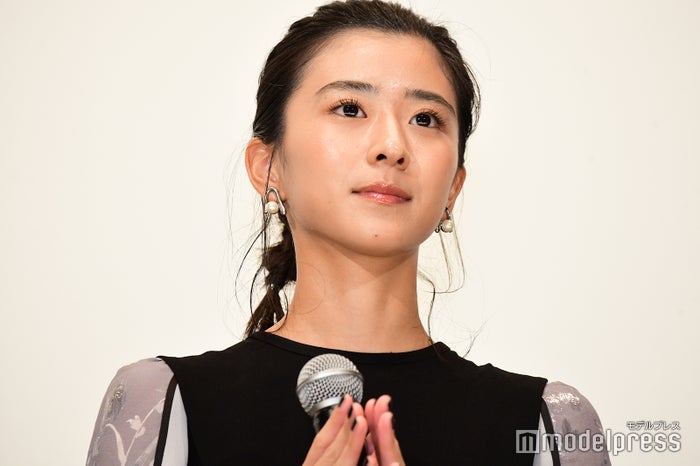 黒島結菜ヒロイン朝ドラ ちむどんどん 仲間由紀恵 川口春奈ら出演者発表 美形家族 と話題 モデルプレス 黒島結菜ヒロイン朝ドラ ちむどんどん 仲間由紀恵 川口春奈ら出演者発表 美形家族 と話題 モデルプレス