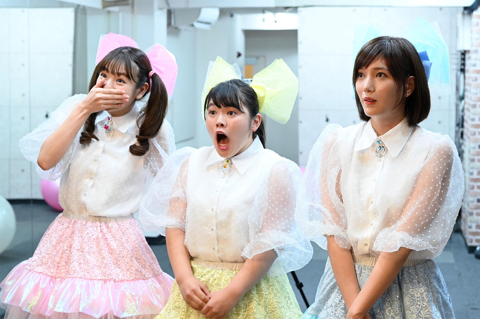 横田真悠、富田望生、本田翼／「チート～詐欺師の皆さん、ご注意ください～」（C）読売テレビ