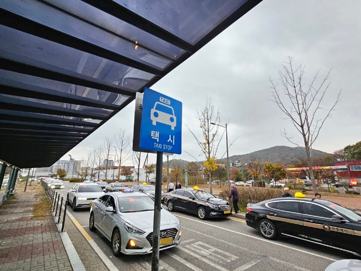 韓国ではスピードを出すタクシーを「弾丸タクシー」と呼ぶ。名前の通り、弾丸のような速さで走るからだ