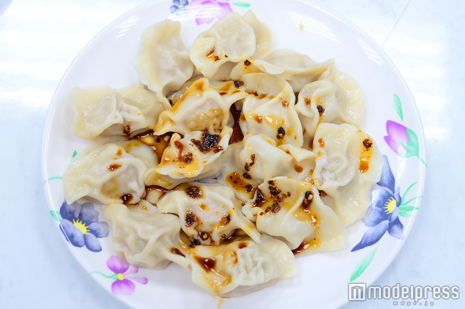 「水餃」毎粒6元（C）モデルプレス