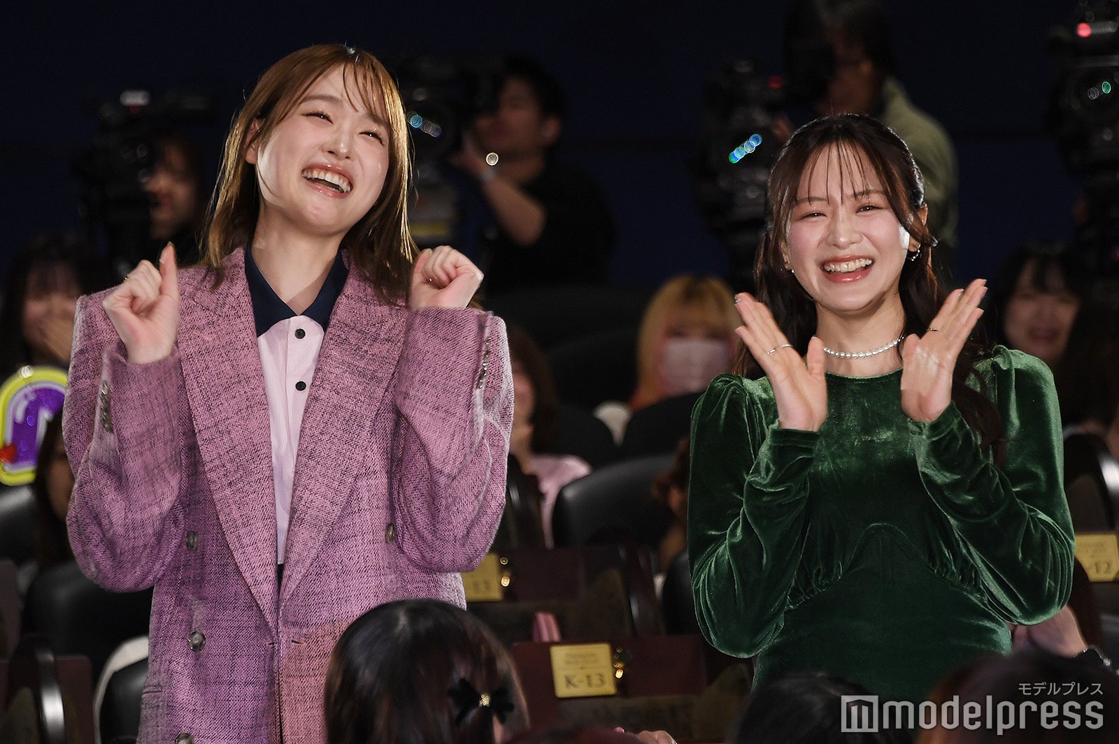 楽しそうな髙橋ひかる＆森香澄（Ｃ）モデルプレス