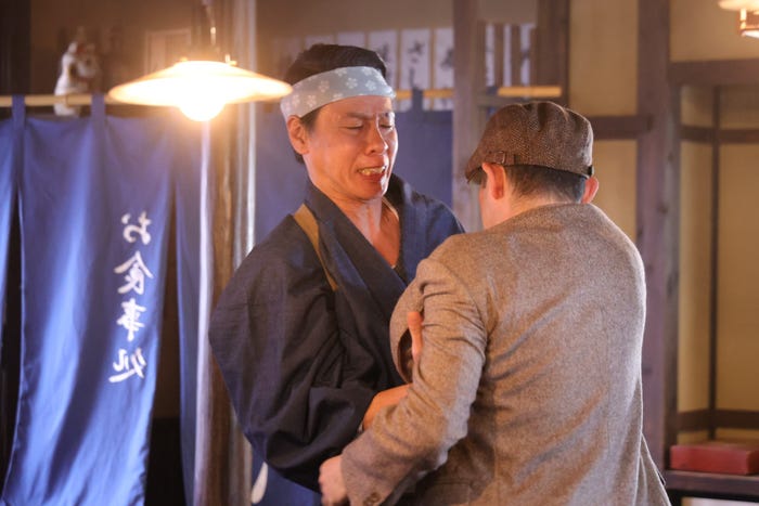 大倉孝二、今野浩喜「嘘解きレトリック」第8話(C)フジテレビ