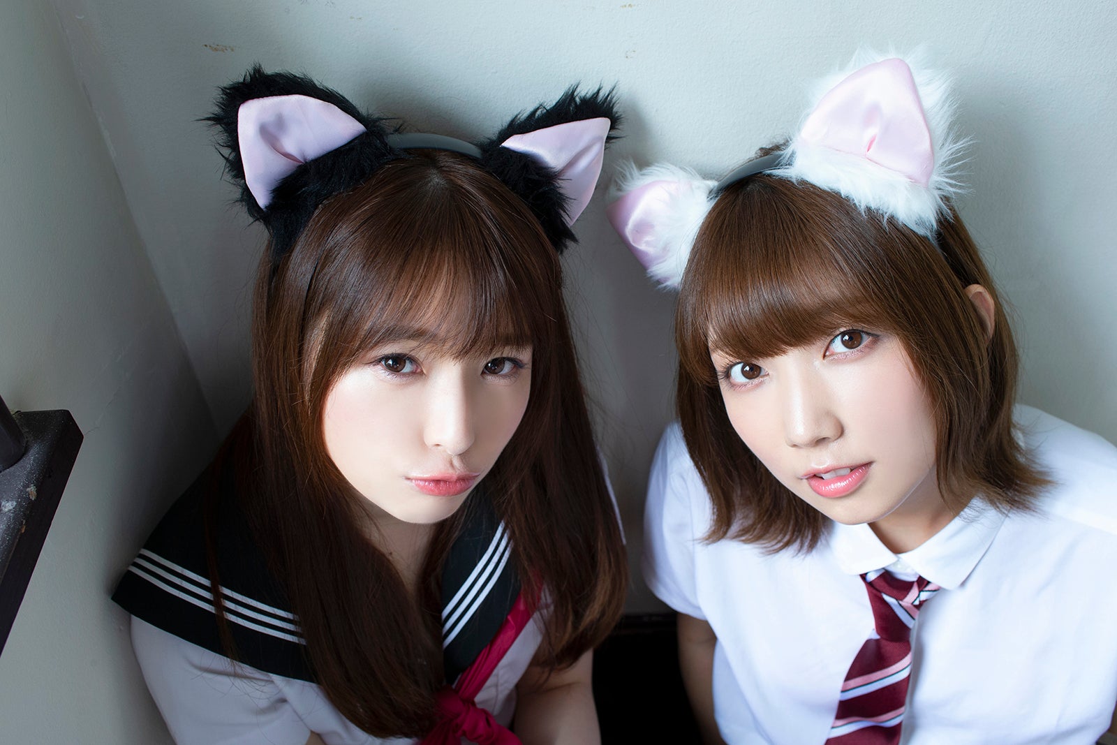 月野もも、霜月めあ／アザーカット（C）小塚毅之／ヤングアニマル