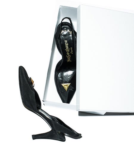 「Yves Saint Laurent」トライアングルパンプス(C)TOPLOG