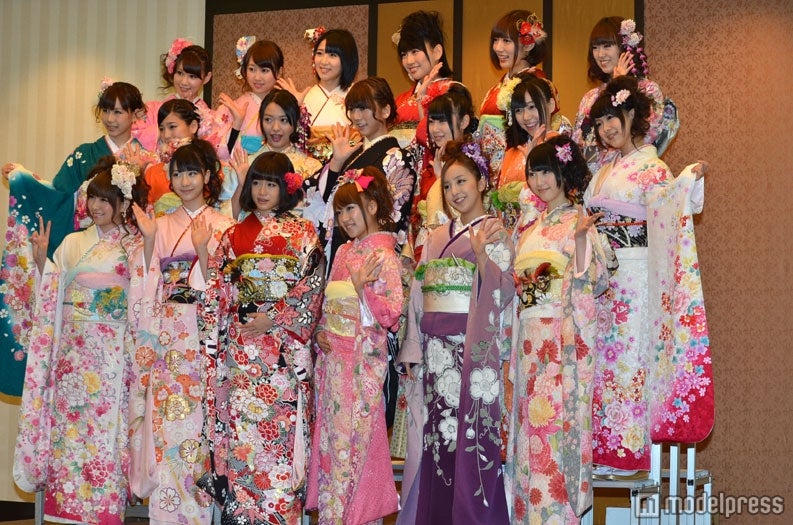 AKB48メンバー15名、SKEメンバー4名