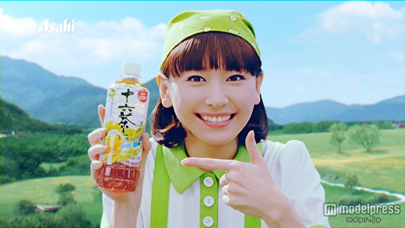 新垣結衣、モー娘。ソングにのせてキュートにダンス