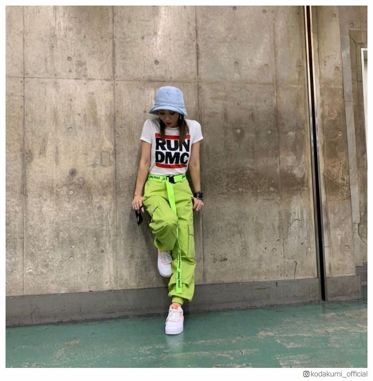 倖田來未、“息子のTシャツ拝借”コーデにファン驚き「スタイル良すぎ」「羨ましい」