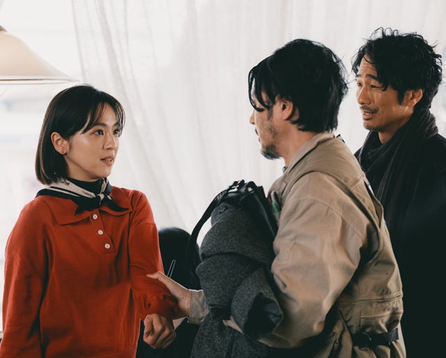 中村アン、オダギリジョー、眞島秀和(C)フジテレビ