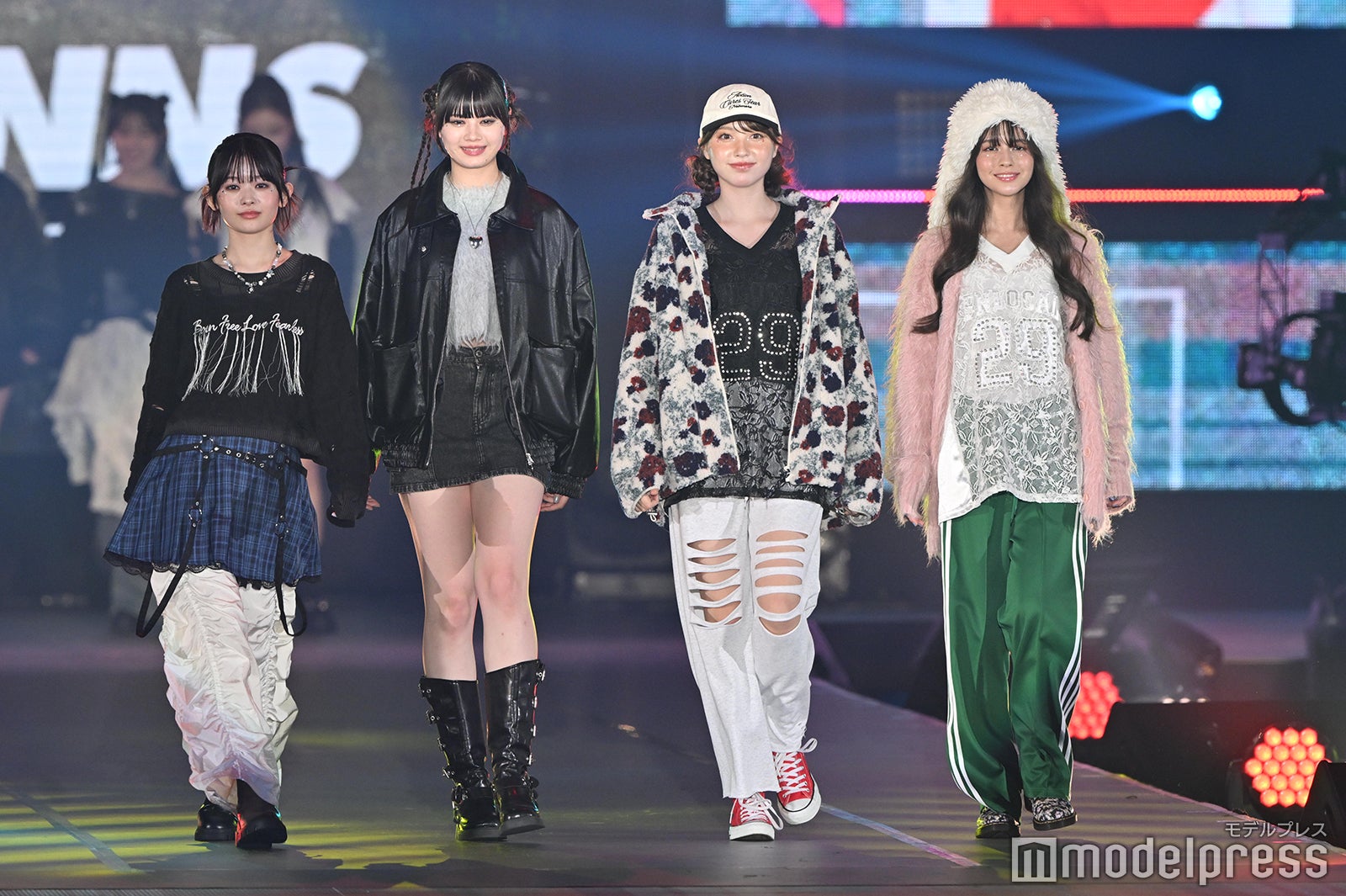 （C）モデルプレス