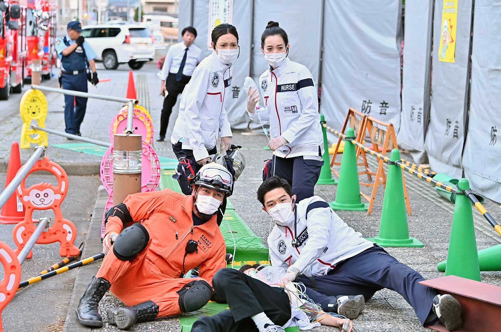 （左上から時計回りに）菜々緒、フォンチー、鈴木亮平、要潤「TOKYO MER～走る緊急救命室～」第2話より（C）TBS