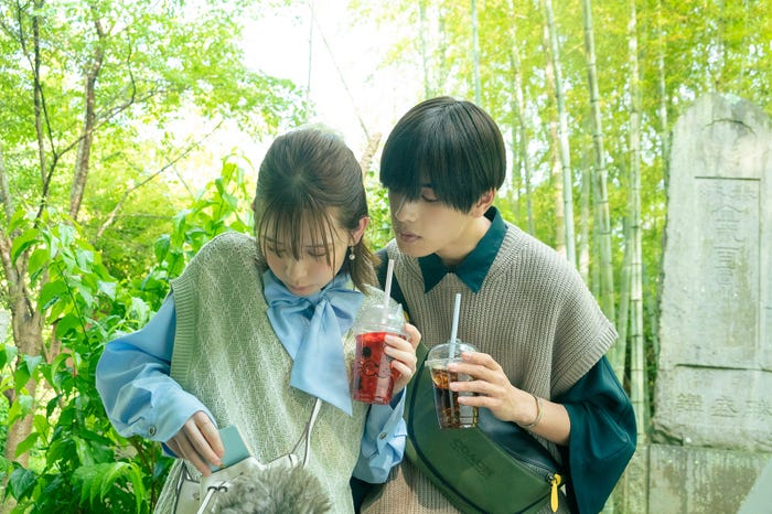 畑芽育、高橋恭平(C)2023「なのに、千輝くんが甘すぎる。」製作委員会(C)亜南くじら/講談社