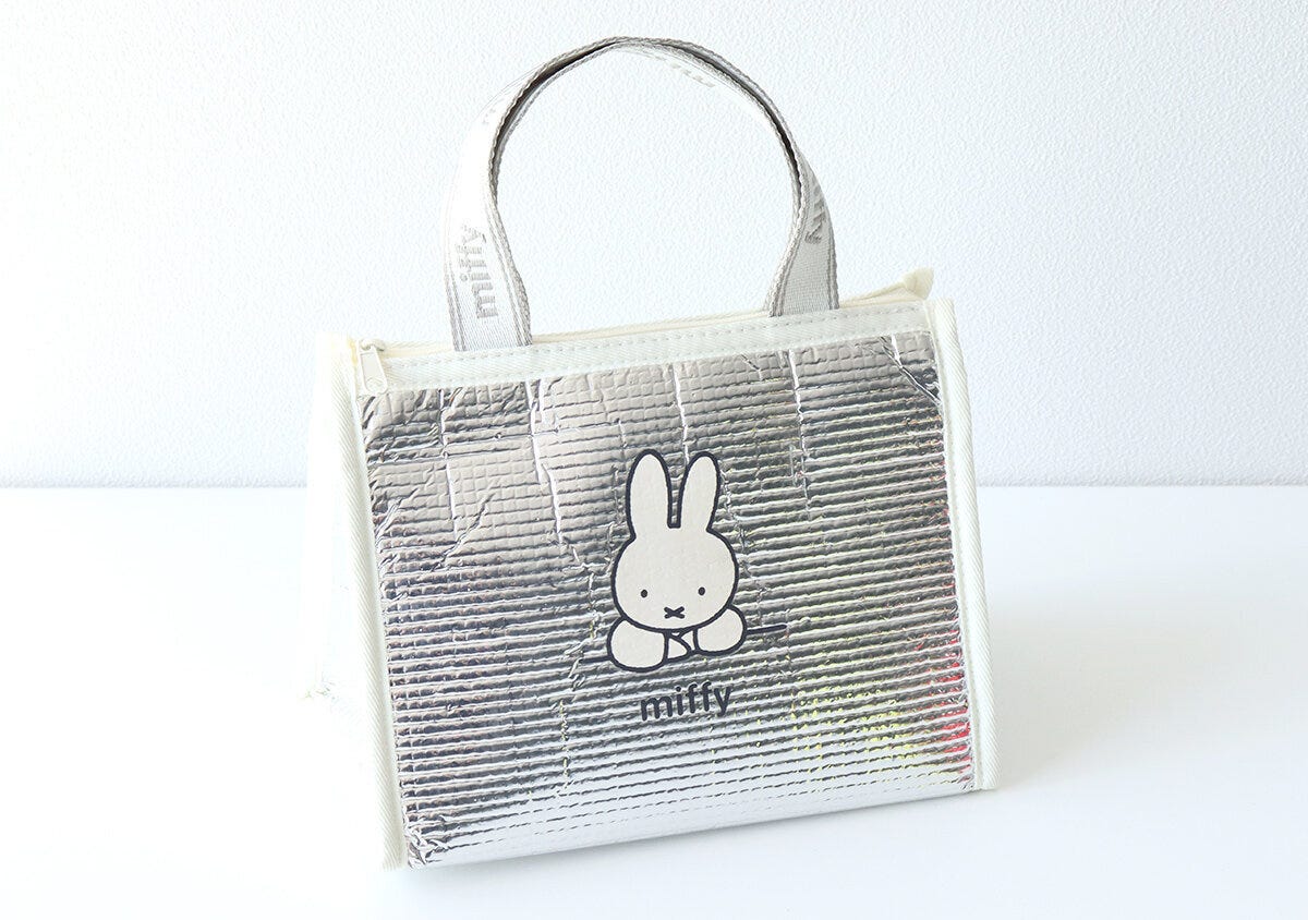 宝島社雑誌付録のSPRiNG2026年5月号のミッフィーのお弁当用保冷バッグ1