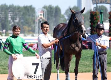 河原田菜々騎手が豪快に差し切りV 今年のJRA9勝目＆通算33勝目 「しっかりと動いてくれました」
