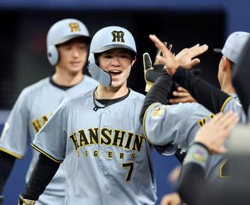 阪神・中野 打席も桜花賞も“読み”的中 五回先制打から一挙3点「つなぐ意識はより持ってやっていきたい」