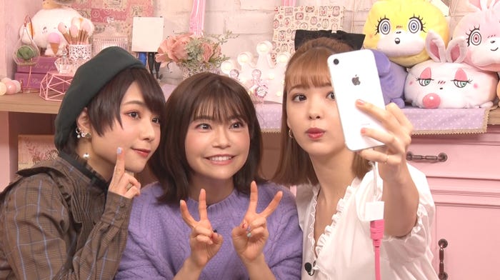 (左から)富田美憂、伊瀬茉莉也、藤田ニコル(提供写真)