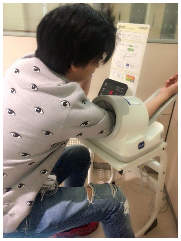 精密検査を受けるアレクサンダー／アレクサンダーオフィシャルブログより（Ameba）