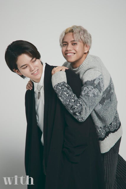 「THE FIRST」RAN＆REIKO、“ランレイ”「with」初登場　私服撮影で息ピッタリ