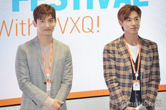 東方神起(左から)チャンミン、ユンホ(C)モデルプレス