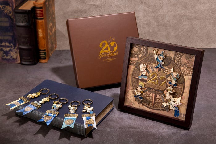 スペシャルグッズ ラインナップ一例(C)Disney